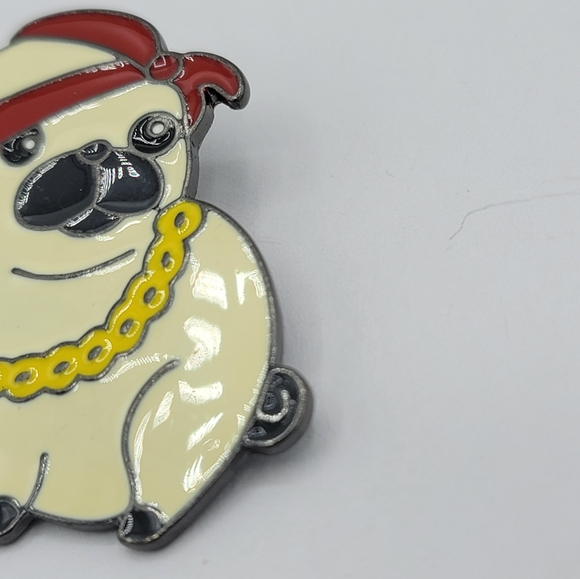 Hip-Hop Pug Brooch Pin - Enamel Dog with Bandana & Gold Chain Accessory Unisex - Picture 3 of 8
